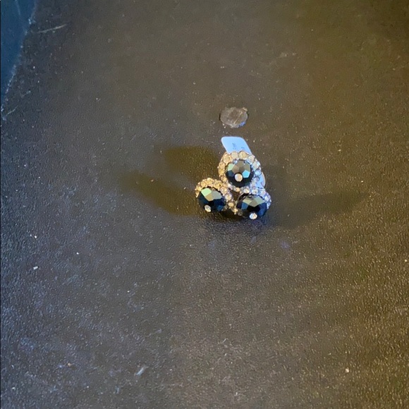 Ring - Picture 1 of 3